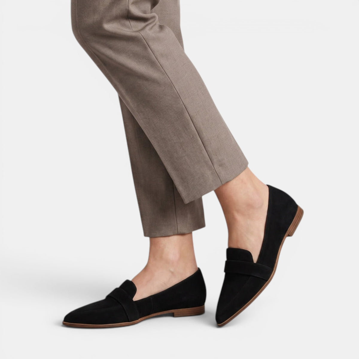 Women's Flat Loafers with Pointed Toe Design