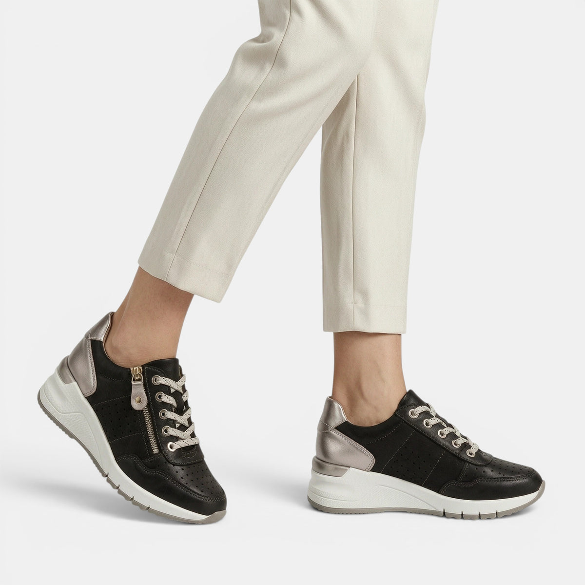 Women's Low Top Walking Shoes with Supportive Platform Sole