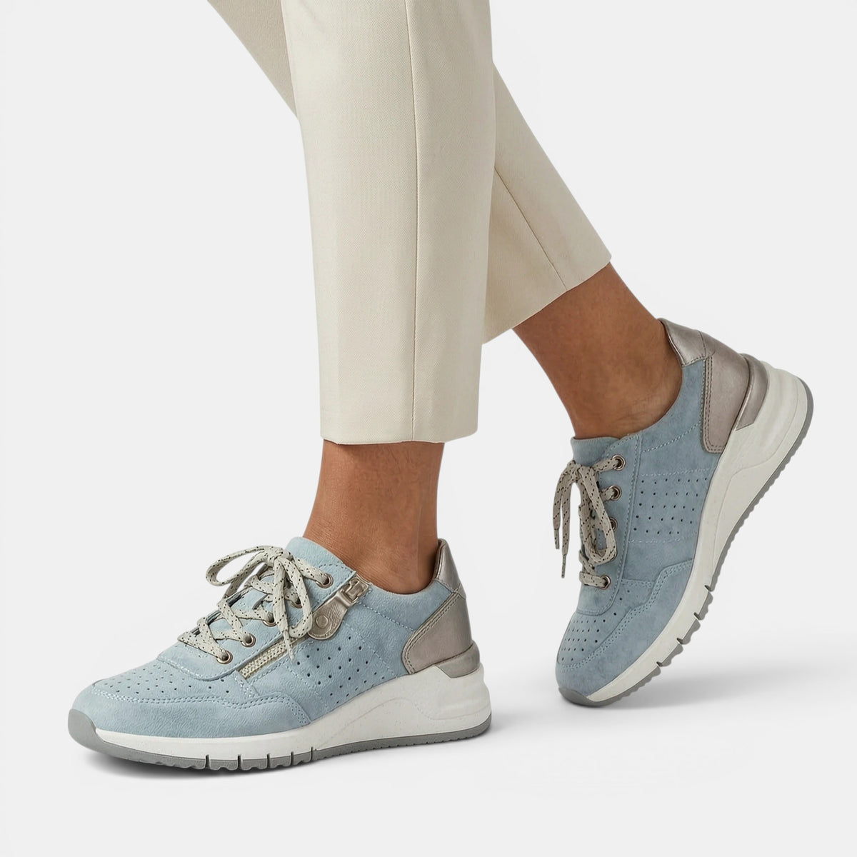 Women's Low Top Walking Shoes with Supportive Platform Sole