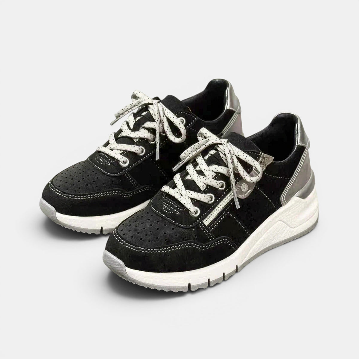 Women's Low Top Walking Shoes with Supportive Platform Sole