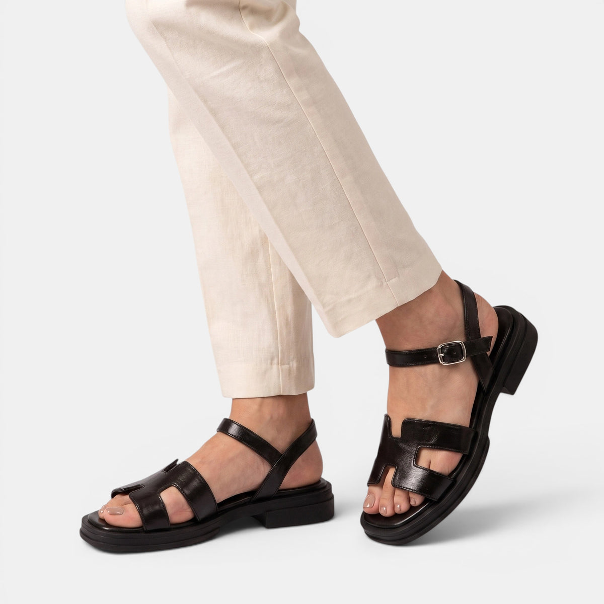 Women's Open Toe Flat Sandals with Adjustable Ankle Strap